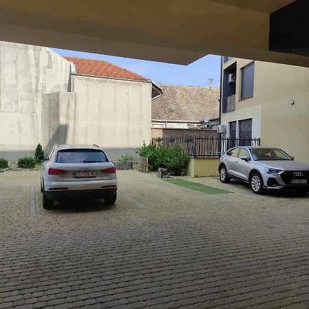 Apartman Waldy Ösek Dış mekan fotoğraf