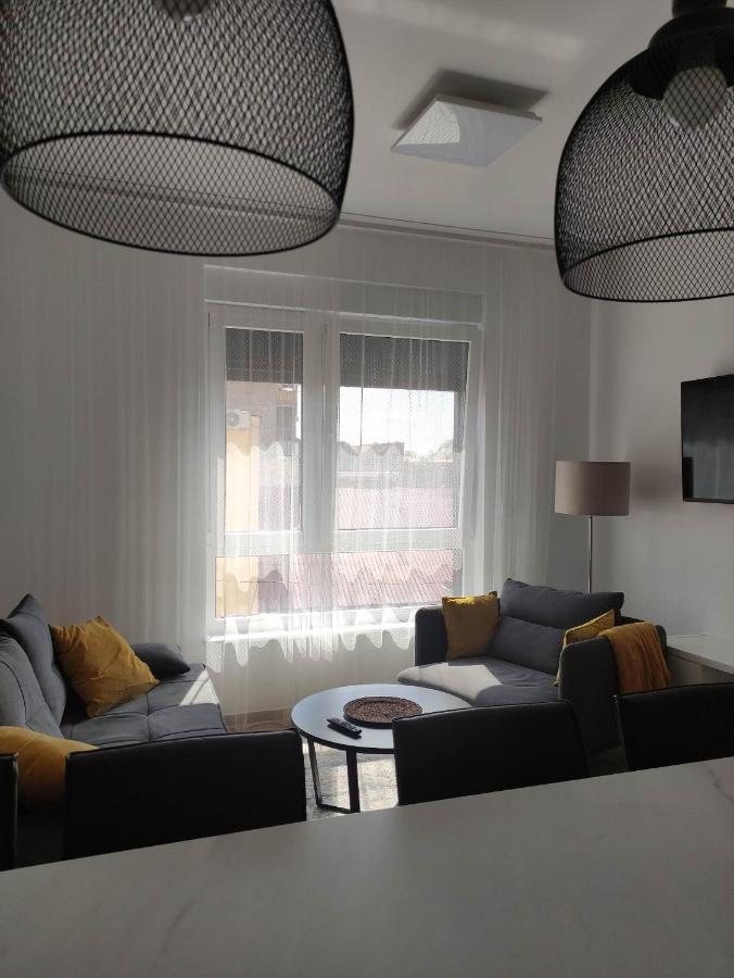 Apartman Waldy Ösek Dış mekan fotoğraf