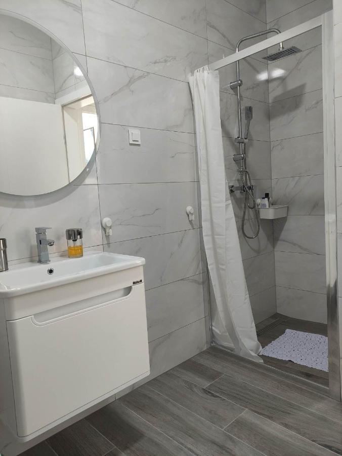 Apartman Waldy Ösek Dış mekan fotoğraf